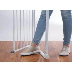 Flat Step 30 in. H Pressure-Mounted Child Safety Gate in White by Safety 1st -Dasco Pro Sales Store safety 1st baby gates ga119who1 4f 1000